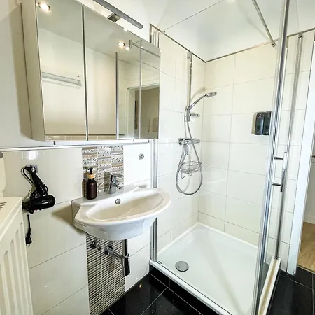 Mrs. Gold & Mr. 1 Apartman *