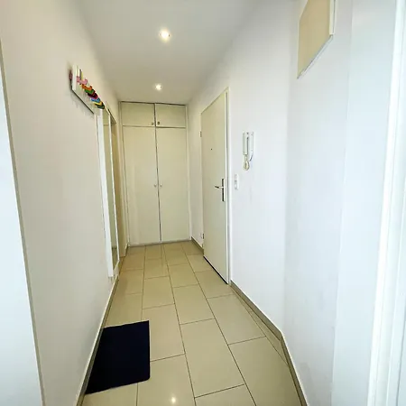 Mrs. Gold & Mr. 1 Apartment